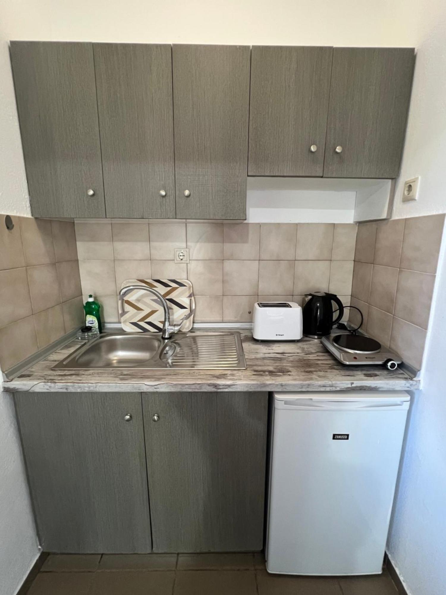 Zourpos Studios & Apartments Kalívesz Kültér fotó