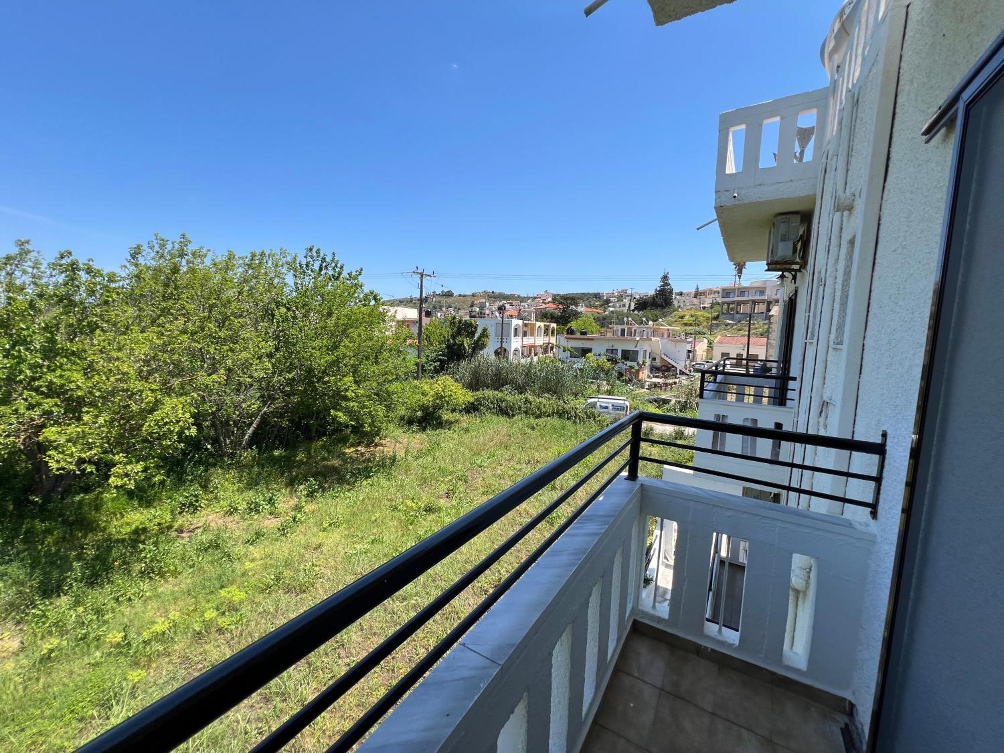 Zourpos Studios & Apartments Kalívesz Kültér fotó